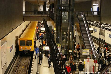 Europa Deutschland Berlin Mitte U Bahnhof Brandenburger Tor U Bahn