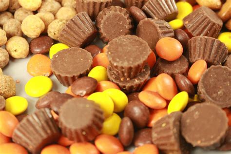 5 Minute Reeses Sweet And Salty Snack Mix Recipe The Three Snackateers