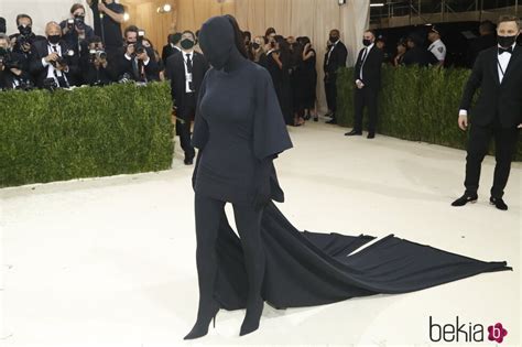 Kim Kardashian En La Met Gala 2021 Alfombra Roja De La Met Gala 2021