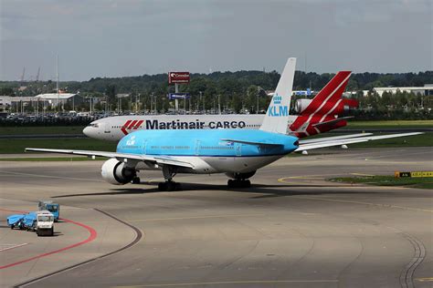 B777 Klm Behind The Md 11 Martinair Cargo Amsterdam EHAM A