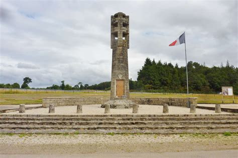 Le Monument De La R Sistance Bretonne D Grad S Rent Dans Le Morbihan