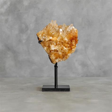 A - Beautiful crystal cluster on custom stand - Crystal - Catawiki