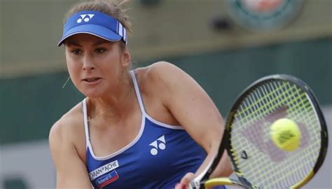 Belinda Bencic hires a new coach