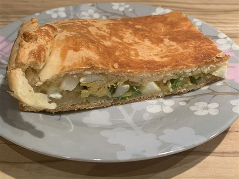 Pirog Oder Gedeckter Kuchen Mit Lauchzwiebeln Und Eiern Von Kratzetatze