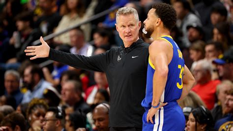 Steph Curry Approves Of Steve Kerr Updating Warriors Offensive Scheme Nbc Sports Bay Area