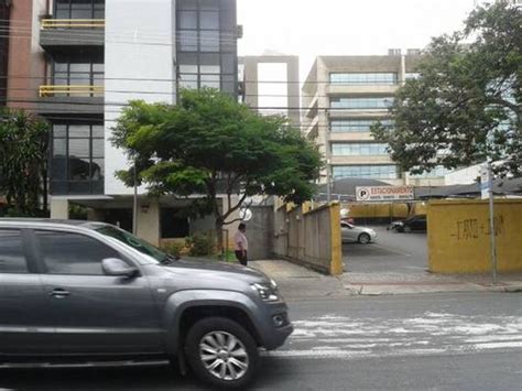 Sala Comercial na Rua Padre Marinho 49 Santa Efigênia em Belo