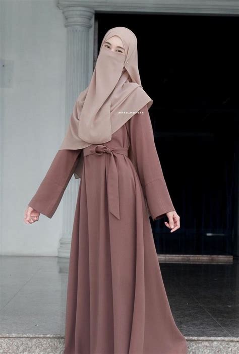 Pin By Arifin On Hijab Anggun Abayas Fashion Fashion Hijab Fashion