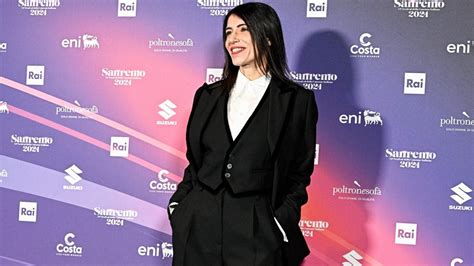 Giorgia Icona Di Semplicit A Sanremo Con Camicia Bianca E