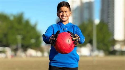 Aos Dez Anos Gabriel Souza Mostra Foco Para Ser Goleiro E Quer