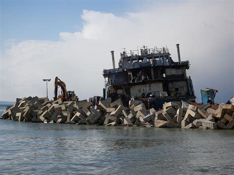 "Кама Шиппинг" назвала причину крушения танкера "Волгонефть-212" - РИА ...