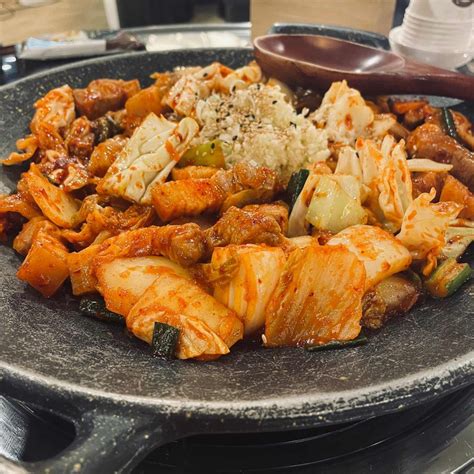 삼산회관 판교파미어스몰점 파미어스몰 돼지김치구이 김치찌개 맛집 다이닝코드 빅데이터 맛집검색