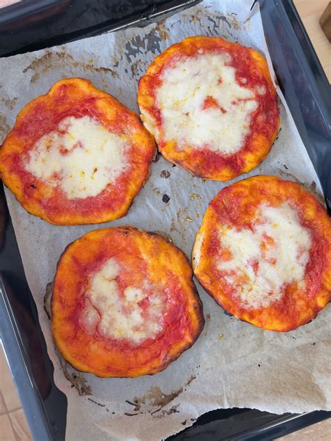 Pizzette Rosse Senza Glutine Pizza Del Forno A Portafoglio Morbida E