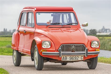 Citroën Dyane 6 uit 1978 te koop 2CVgarage 2CVgarage