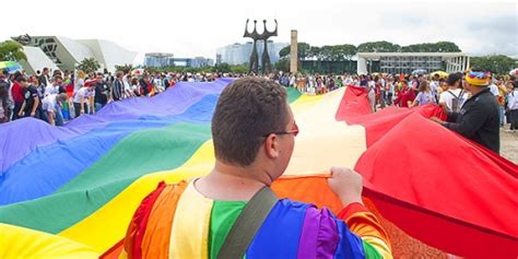 Brasil Registra Em Média 34 Denúncias De Homofobia Por Dia