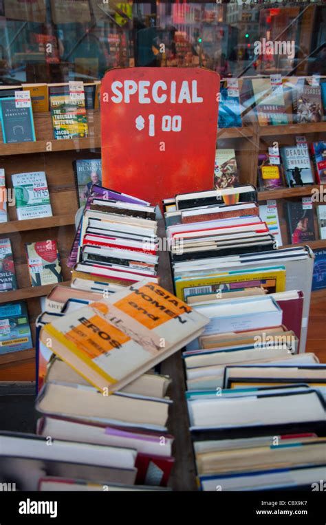 Used Books For Sale In Strand Bookstore Stock Photo Alamy