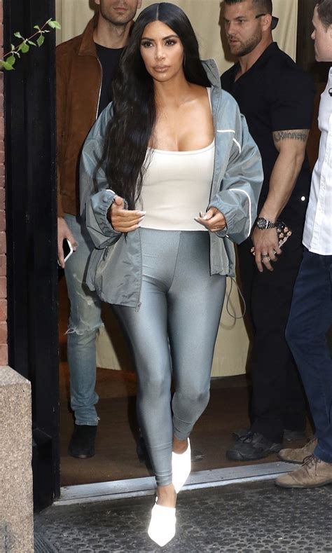 Kylie Kardashian Kardashian Style Chill Style Grey Coat Jenner