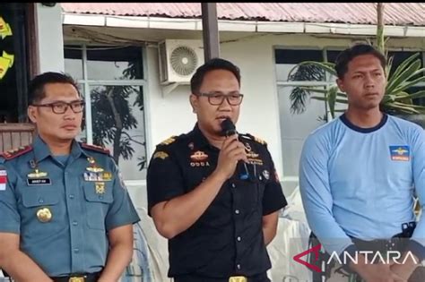 Bea Cukai Nunukan Terima Pakaian Bekas Ilegal Hasil Tegahan TNI