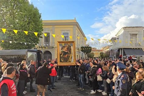 Festa Madonna Di Pompei Ad Aversa Manifesti In Citt Ma Il Vescovo