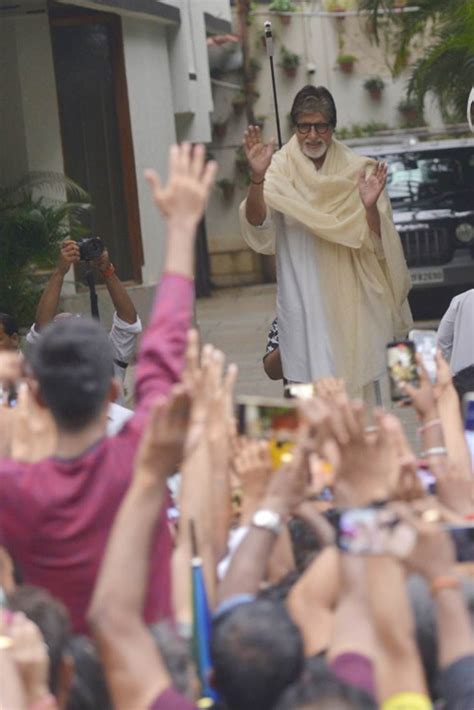 Fans Chant Amitabh Bachchan Ki Jai As They Visit His Home Jalsa