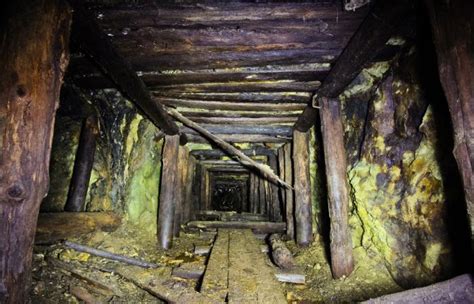 Abandoned Mines 38 Pics