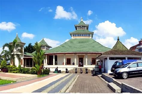 5 Rekomendasi Wisata Religi Di Tasikmalaya Ada Pamijahan Yang Terkenal