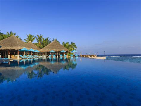 Anantara Veli Resort & Spa - Maldives Hovering...