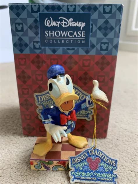 WALT DISNEY SHOWCASE Collection Donald Duck All Quacked Up Enesco