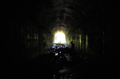 Abandoned train tunnel : urbanexploration