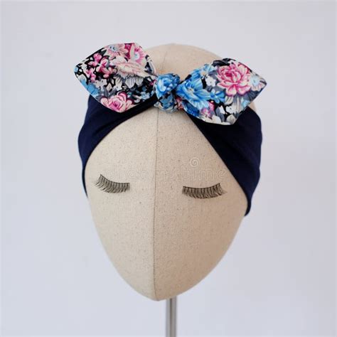 Handmade Turban Headbands With Vintage And Unique Pattern On Mannequin