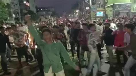 Raja Singh Prophet Remark Late Night Protests Break Out In Hyderabad Police Resort To Lathi