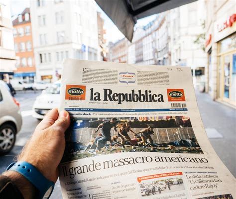 Italian Press La Republica 2017 Las Vegas Strip Shooting Newspaper