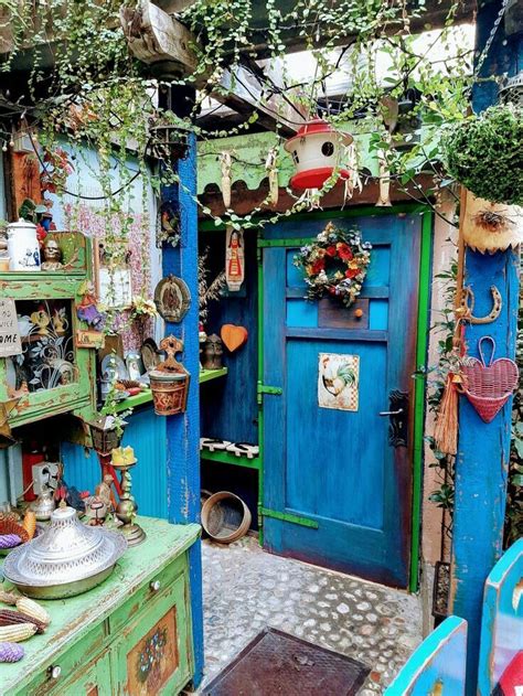 Pin By María Martinez On Casas Hippie Homes Hippie House House Colors