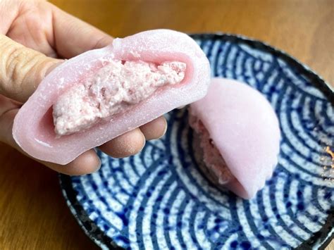 【セブン】どれ食べる？「めちゃハピいちごフェア」のいちごスイーツ5種食べ比べ｜ニュースコラム リビングくらしナビ