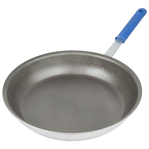 Vollrath 14 Inch Wear Ever Rivetless Fry Pan With Powercoat2 Nonstick Coating And Cool Handle