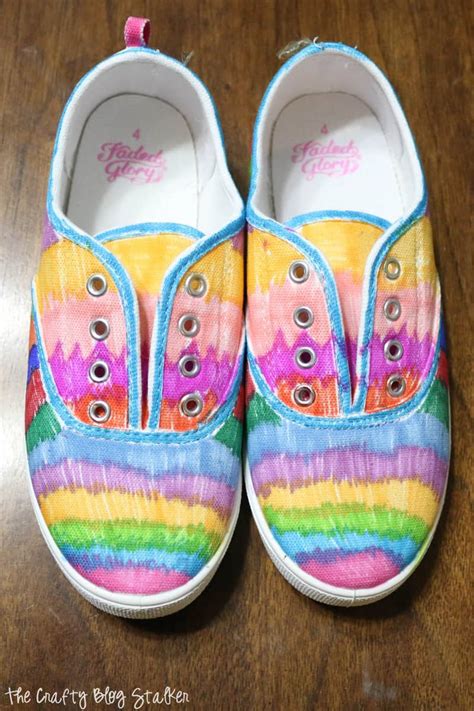 How To Tie Dye Shoes With Sharpie Markers The Crafty Blog Stalker