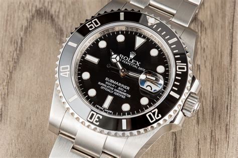 5 Reasons The Iconic Rolex Submariner Is World Famous Bob S Watches