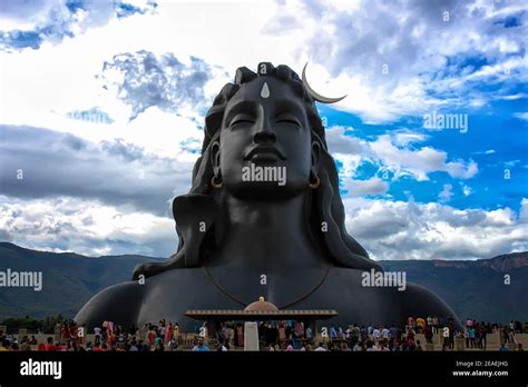 Coimbatore India Jan People Admiring Statue Of Lord Shiva