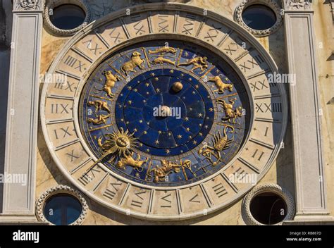 Astrological Clock In Venice Hi Res Stock Photography And Images Alamy