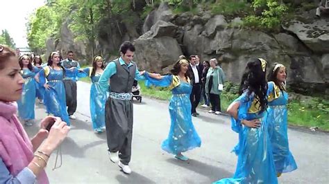 dance steps: Kurdish Dance History ,state,music,images : dance steps