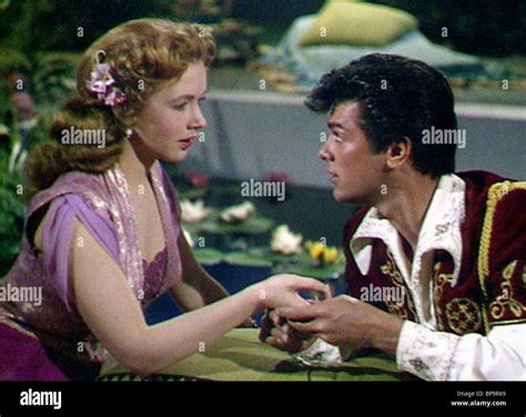 Piper Laurie Tony Curtis Son Of Ali Baba Stock Photo Alamy