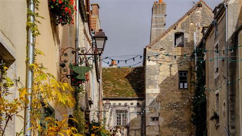 Visite De Noyers Sur Serein La Bourgogne