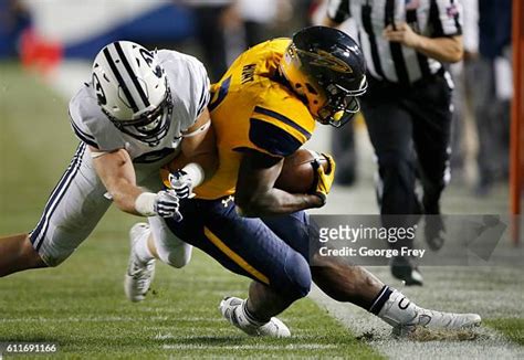 167 Kareem Hunt Toledo Rockets Photos And High Res Pictures Getty Images