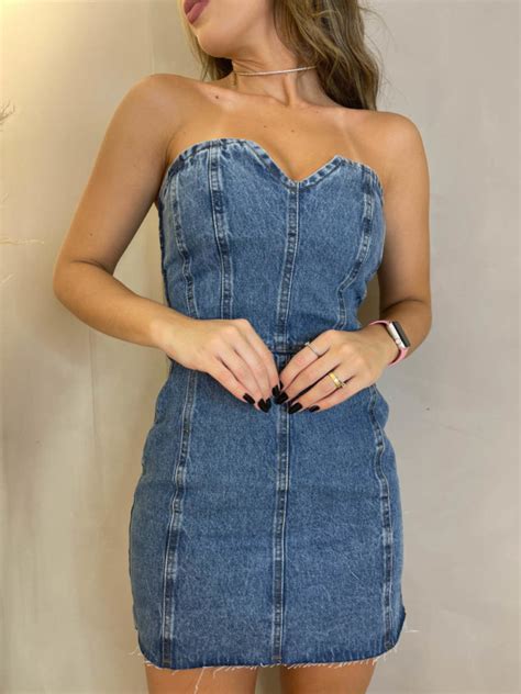 Vestido curto jeans médio tomara que caia detalhe v vincos zíper barra