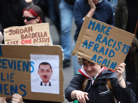 Des Centaines De Milliers De Personnes Manifestent En France Contre L