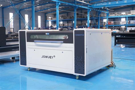 W Co Laser Cutting Machine With D Photo Crystal Laser Engraving