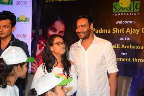 Ajay Devgan at smile foundation event with daughter Nysa on 28th Sept ...