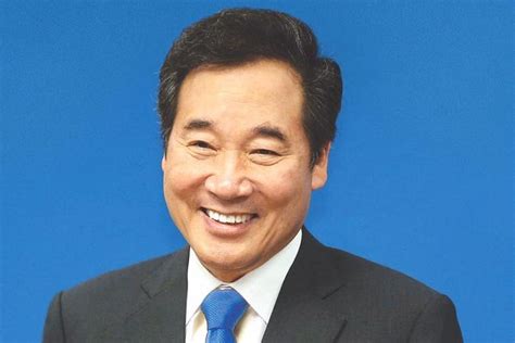 South Korea's ruling party picks ex-PM Lee Nak-yon as possible Moon ...