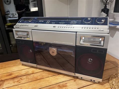 VINTAGE SHARP VZ 2000 Ghettoblaster Boombox Radio Cassette Record