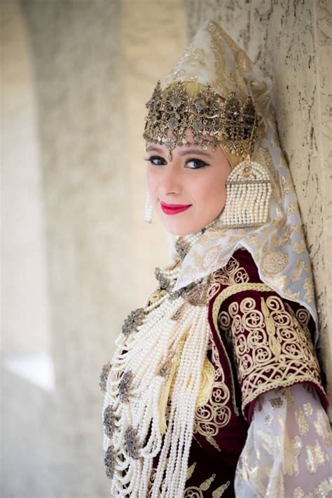 Tenues traditionnelles algériennes en 25 PHOTOS en 2020 Tenue