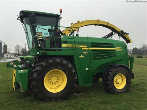 2009 John Deere 7450 Self Propelled Forage Harvesters John Deere